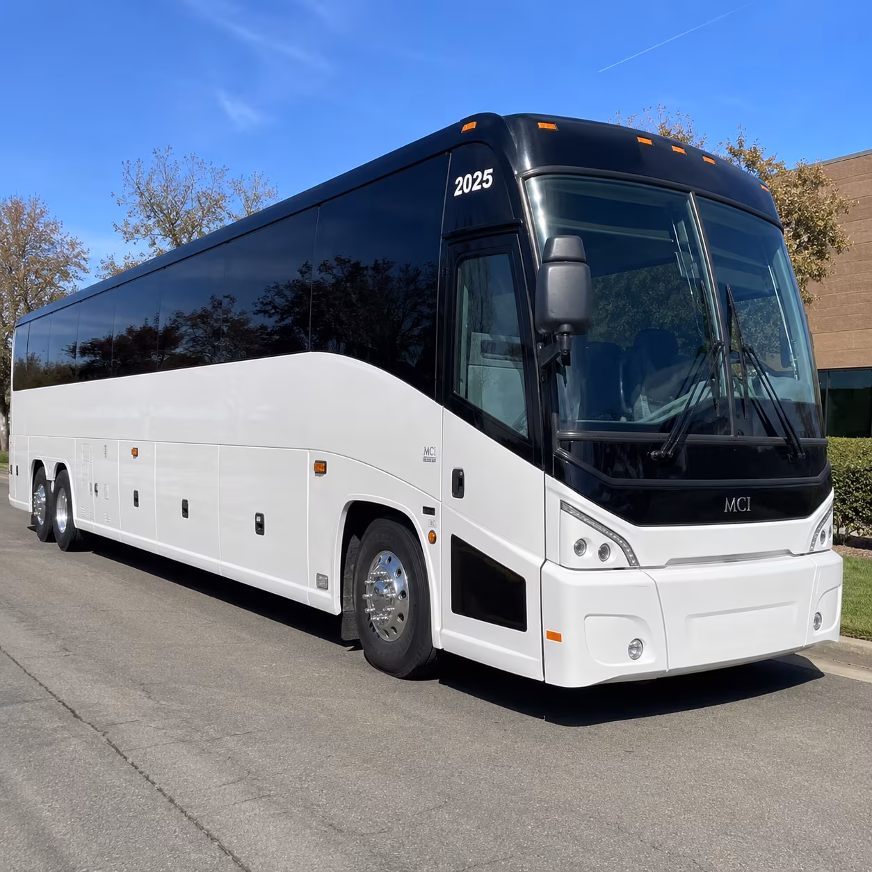 corporate airport transfer buses to and from santa barbara airport sba