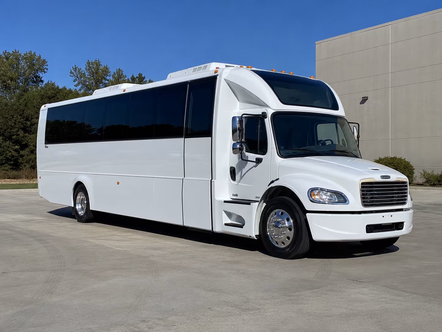 santa barbara 28 passenger party bus